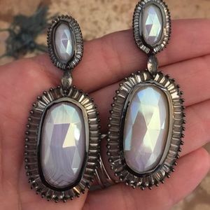 Kendra Scott kaki banquette earrings